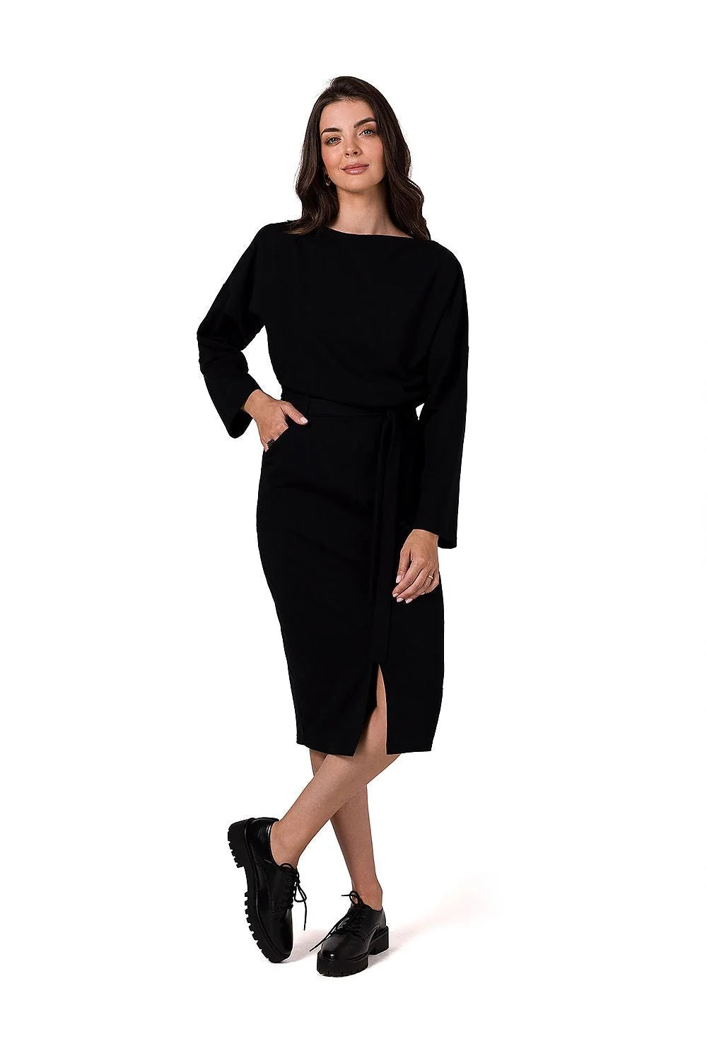 Robe élégante pour femme longueur genoux coupe ajustée ceinture incluse tissu doux manches longues occasionnels