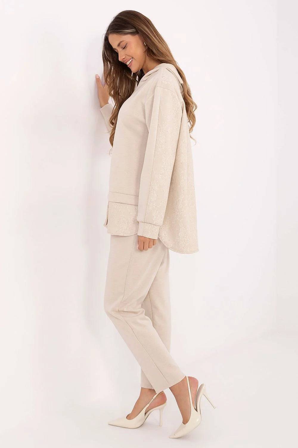 ensemble femme deux pièces sweat capuche oversize beige molleton doux pantalon cheville fuselé viscose élasthanne dentelle strass poches taille élastique