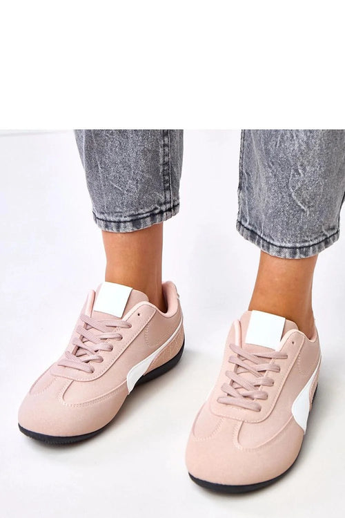baskets basses femme suédine synthétique rose pâle empiècement blanc lacets classiques semelle caoutchouc noire antidérapante confortable légère rétro minimaliste écologique