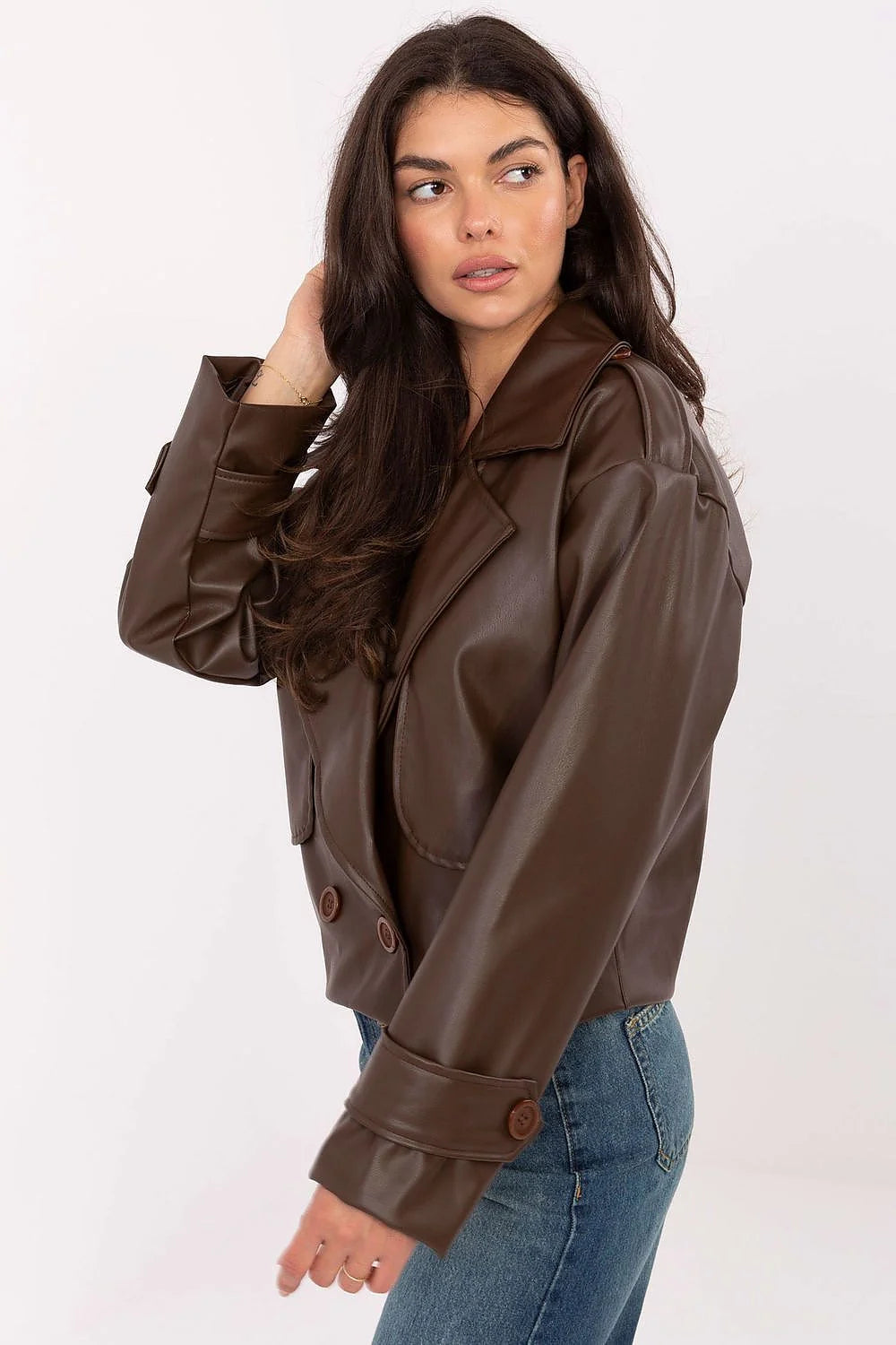 trench court similicuir femme marron chocolat double boutonnage col large revers épaulettes militaire poches rabat manches longues doublée