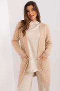 Cardigan femme style décontracté coupe longue teinte beige matière douce poches pratiques trims côtelés