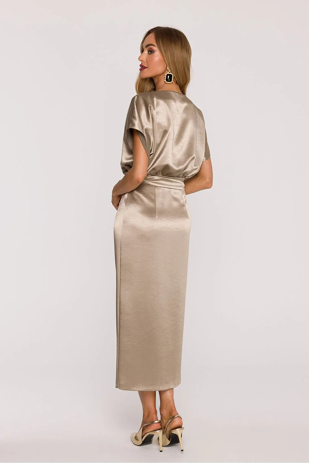 robe midi satin champagne métallisé encolure bateau manches courtes blousant ceinture nouée paréo drapé mi mollet légère élégante