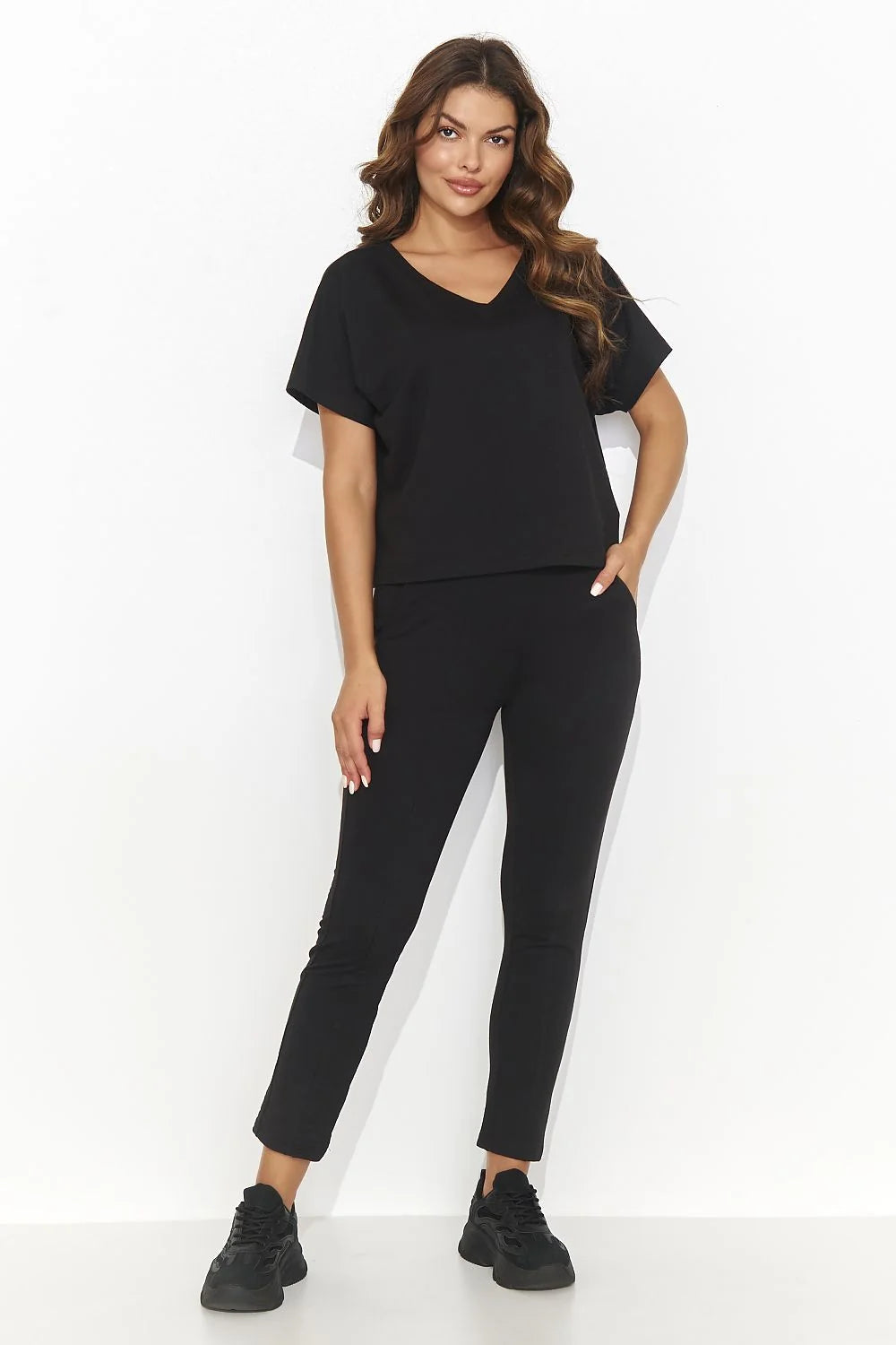 ensemble femme maille noir col V manches courtes haut pantalon slim taille élastique poches latérales jersey extensible coton élasthanne confortable