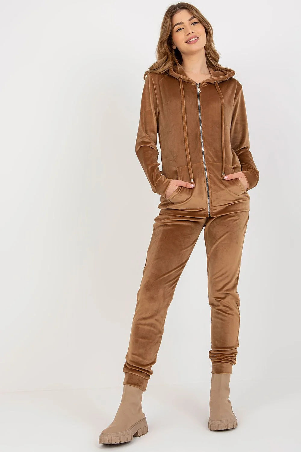 ensemble velours noir hoodie zippé capuche réglable cordon poches zippées pantalon legging slim ajusté cheville élastique