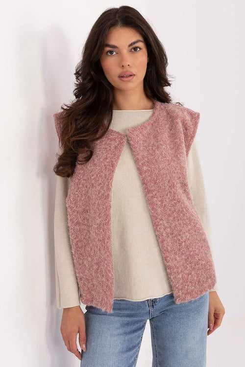 gilet sans manches ouvert maille duveteuse rose poudré bouclé effet mohair longueur hanches poches insérées épaules structurées cocooning