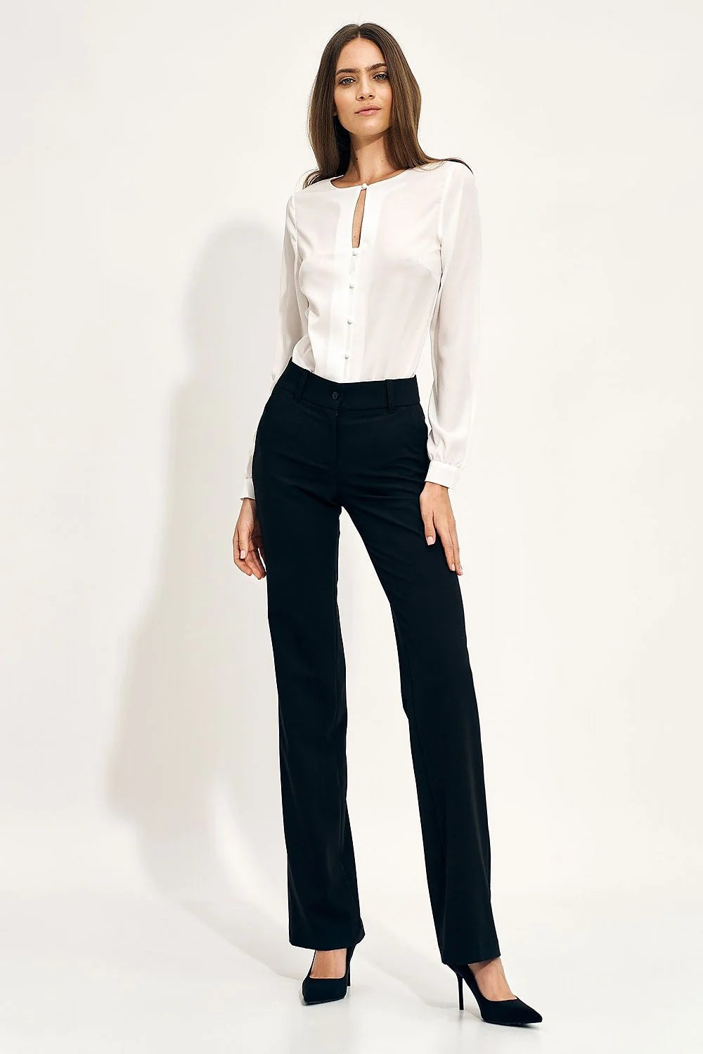 Ensemble élégant moderne chemisier manches longues boutonnées pantalon taille haute coupe droite matière polyester laine couleur rouge profond vert émeraude femme