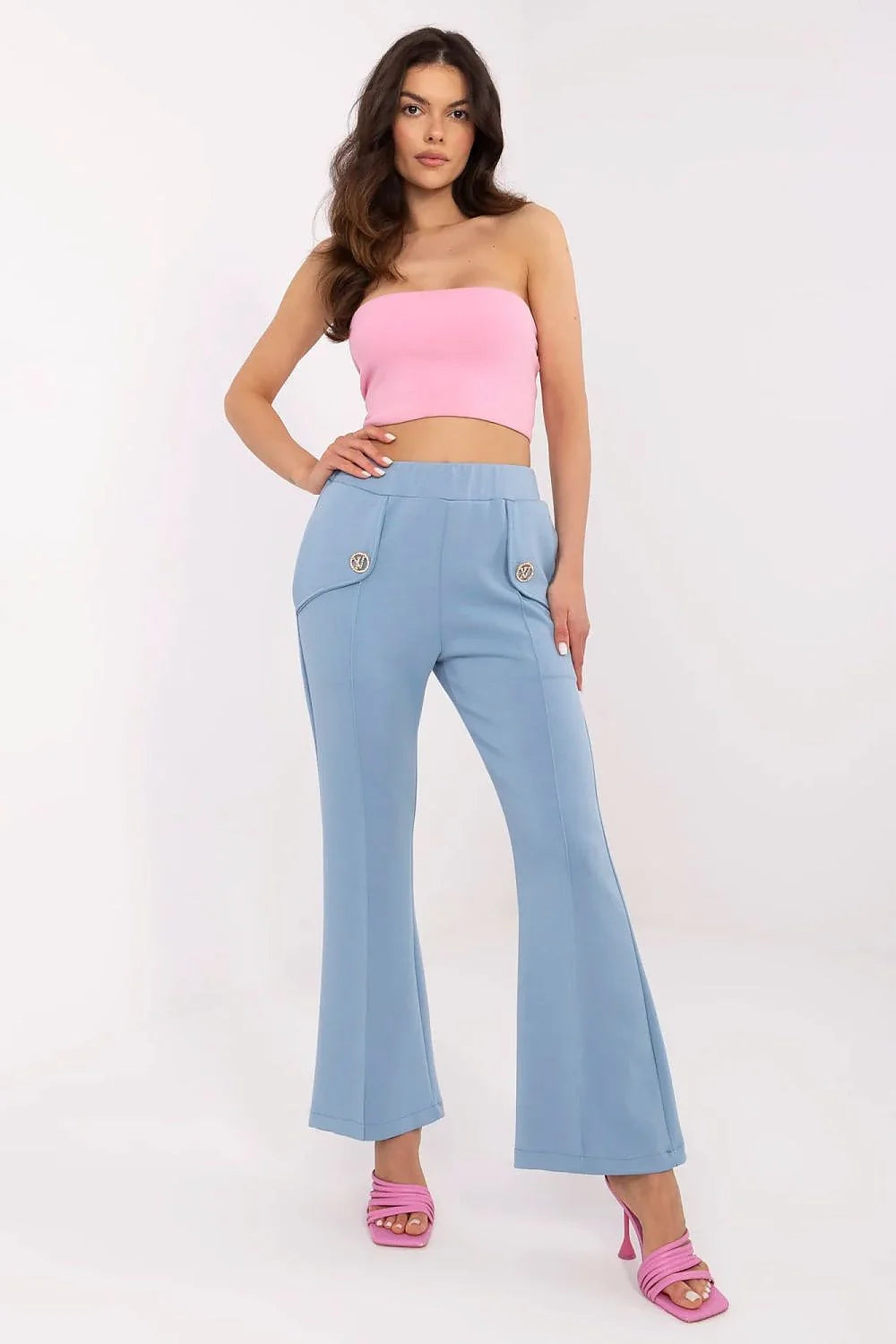 Ensemble mode femme bustier sans bretelles pantalon large taille haute sandales talon lanières croisées couleur pastel bleu rose