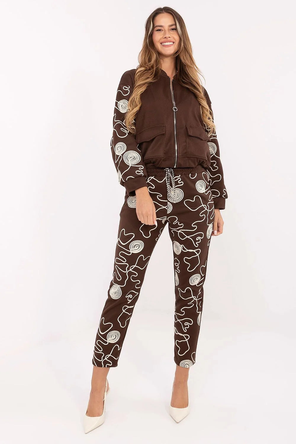 ensemble survêtement femme sweat capuche zippé bomber pantalon slim taille haute molleton marron chocolat imprimé graphique poches rabat cordon serrage