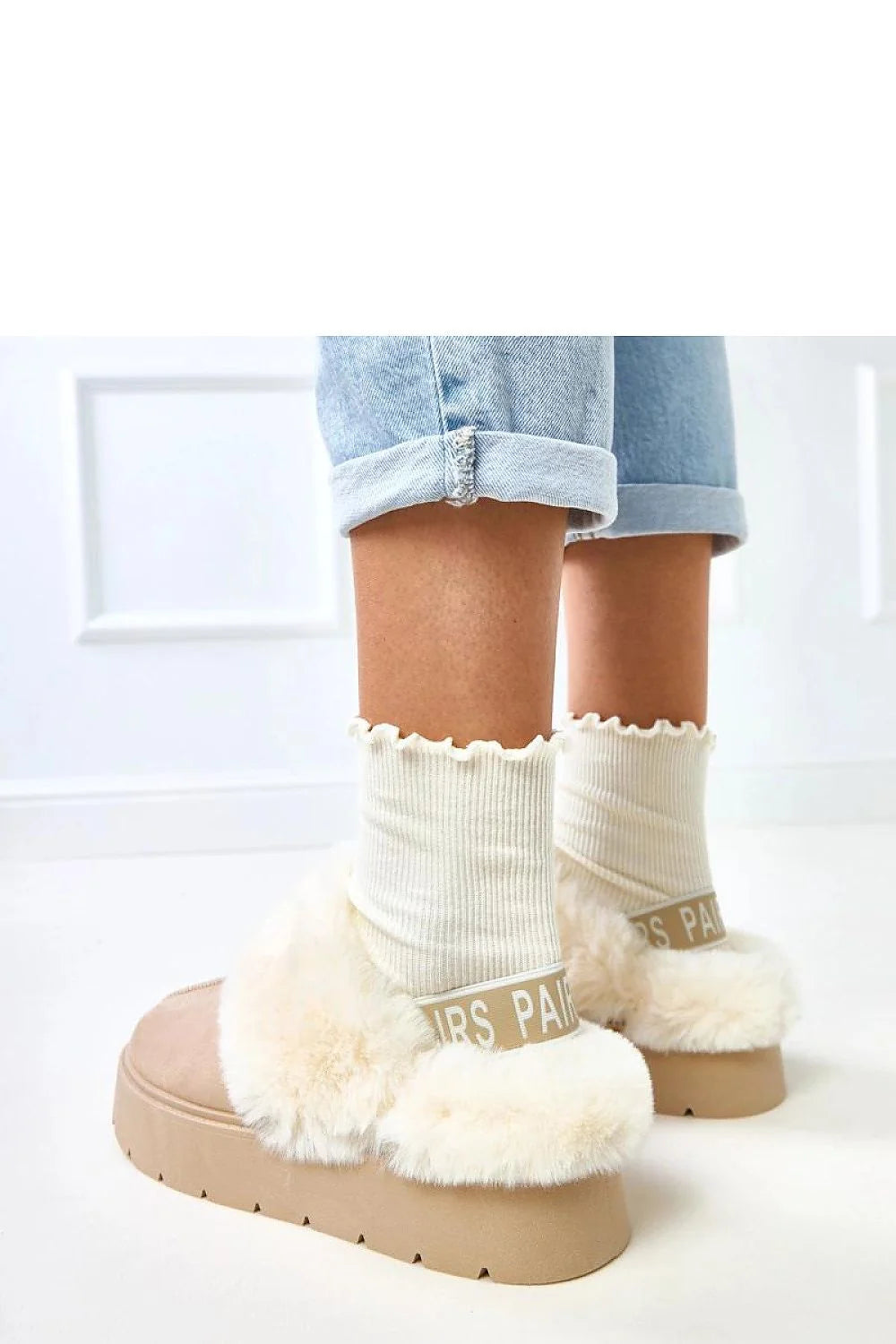 bottes neige basses Solea cuir suédé écologique beige doublure fourrure crème semelle plateforme 4cm crantée bout rond maintien élastique rembourrée