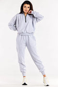 Sweatshirt et pantalon joggers femme moderne style athleisure gris clair coupe ample confort