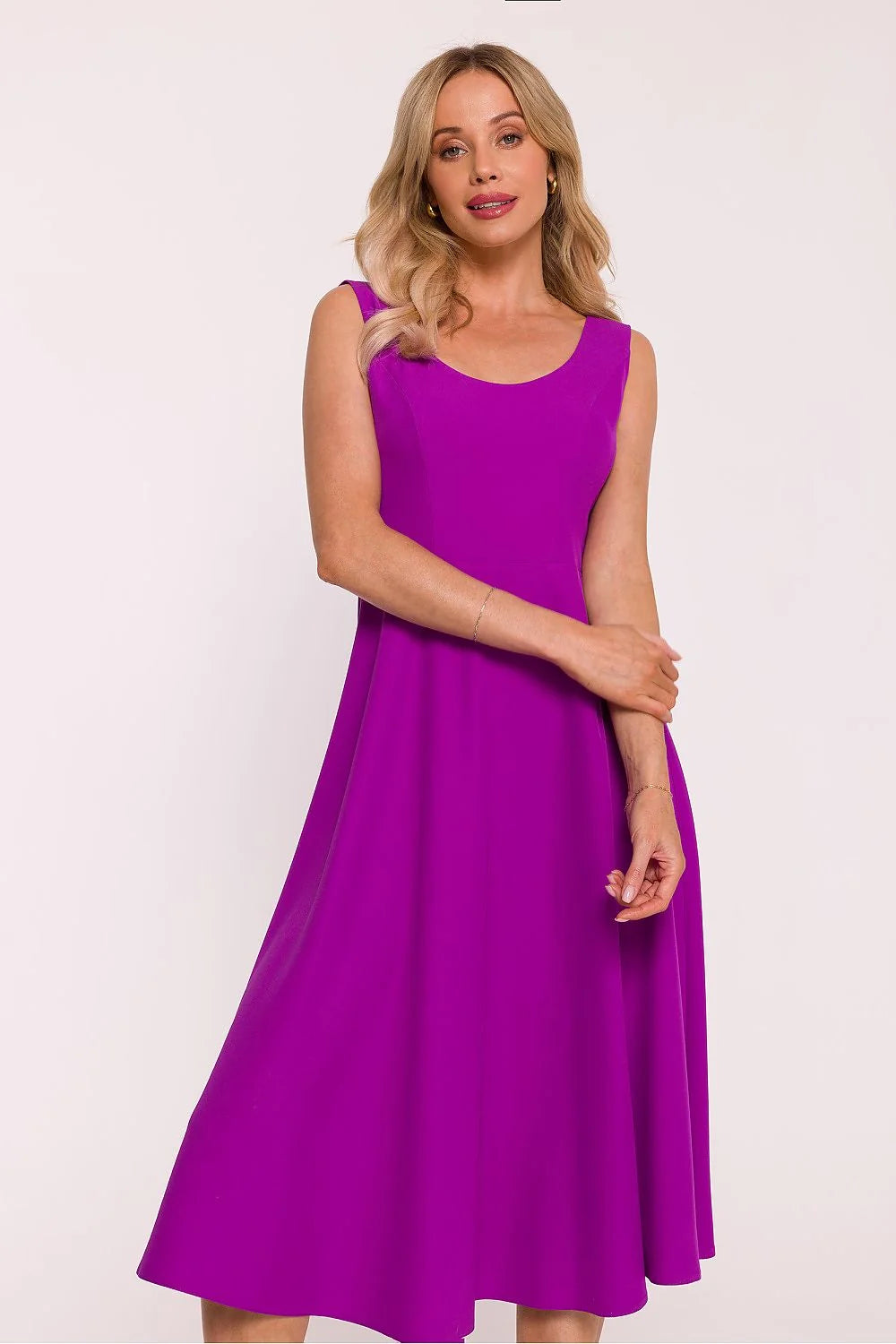 robe midi évasée sans manches col rond taille marquée fuchsia mate fluide drapé léger ajustée élégante cérémonie soirée Pologne