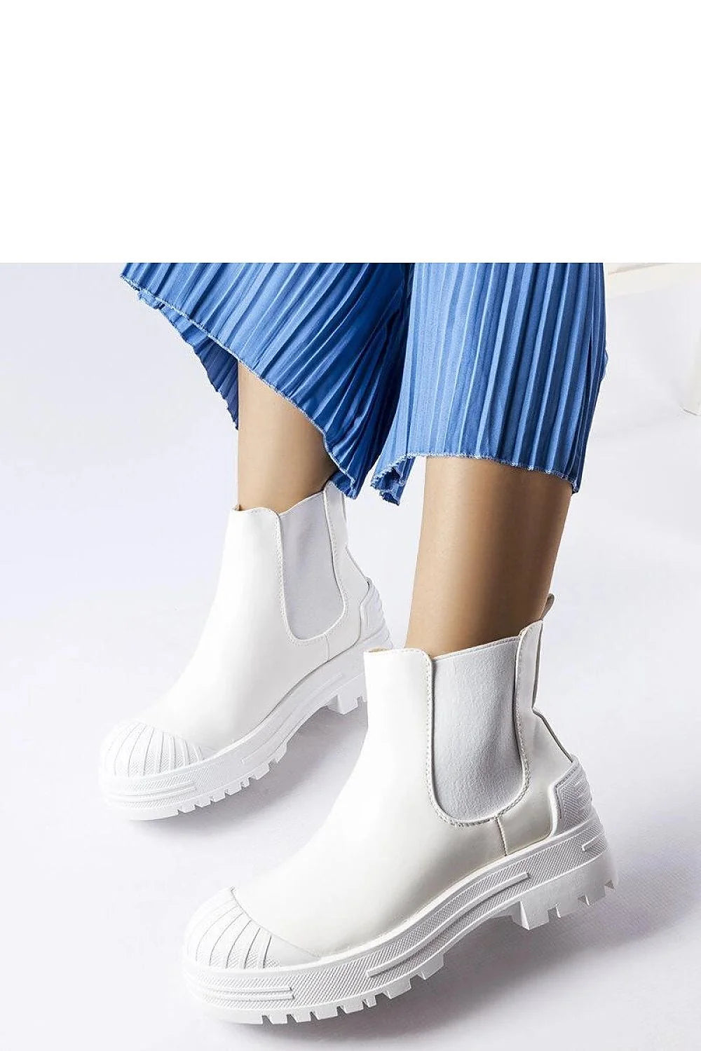 bottines blanches femmes Chelsea similicuir lisse élastiques latéraux enfilage facile bout renforcé caoutchouc nervuré semelle plateforme crantée épaisse antidérapante urbaine