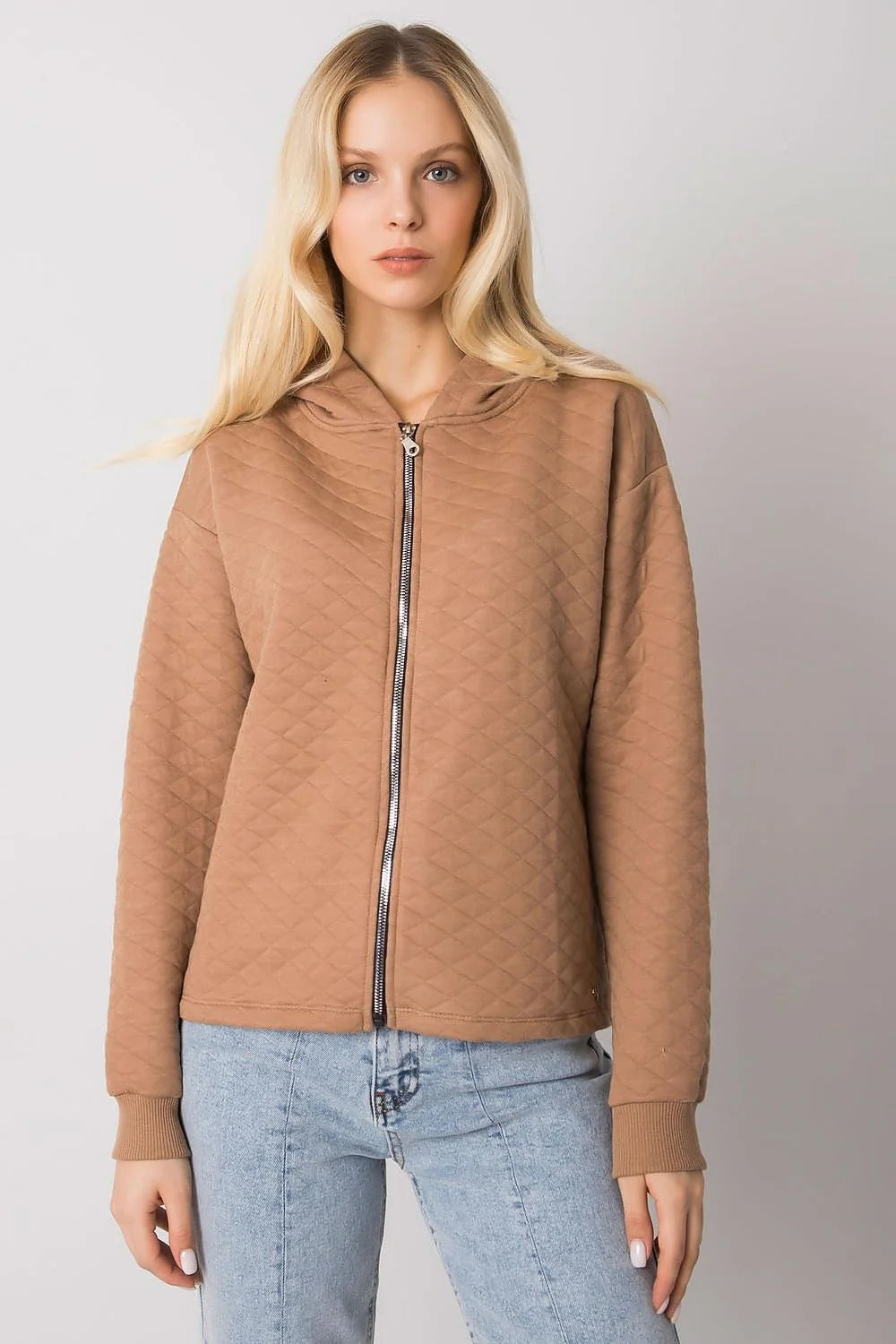 Sweatshirt femme coton matelassé gris clair zippé confort mode 2023 casual chic décontracté moderne