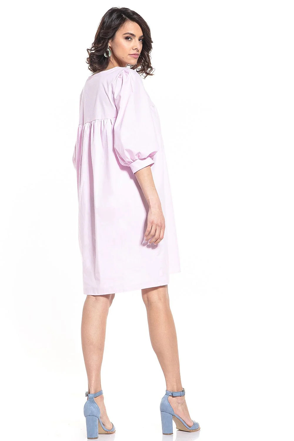 Robe élégante en coton noir manches 3/4 encolure V midi pour femme moderne et chic
