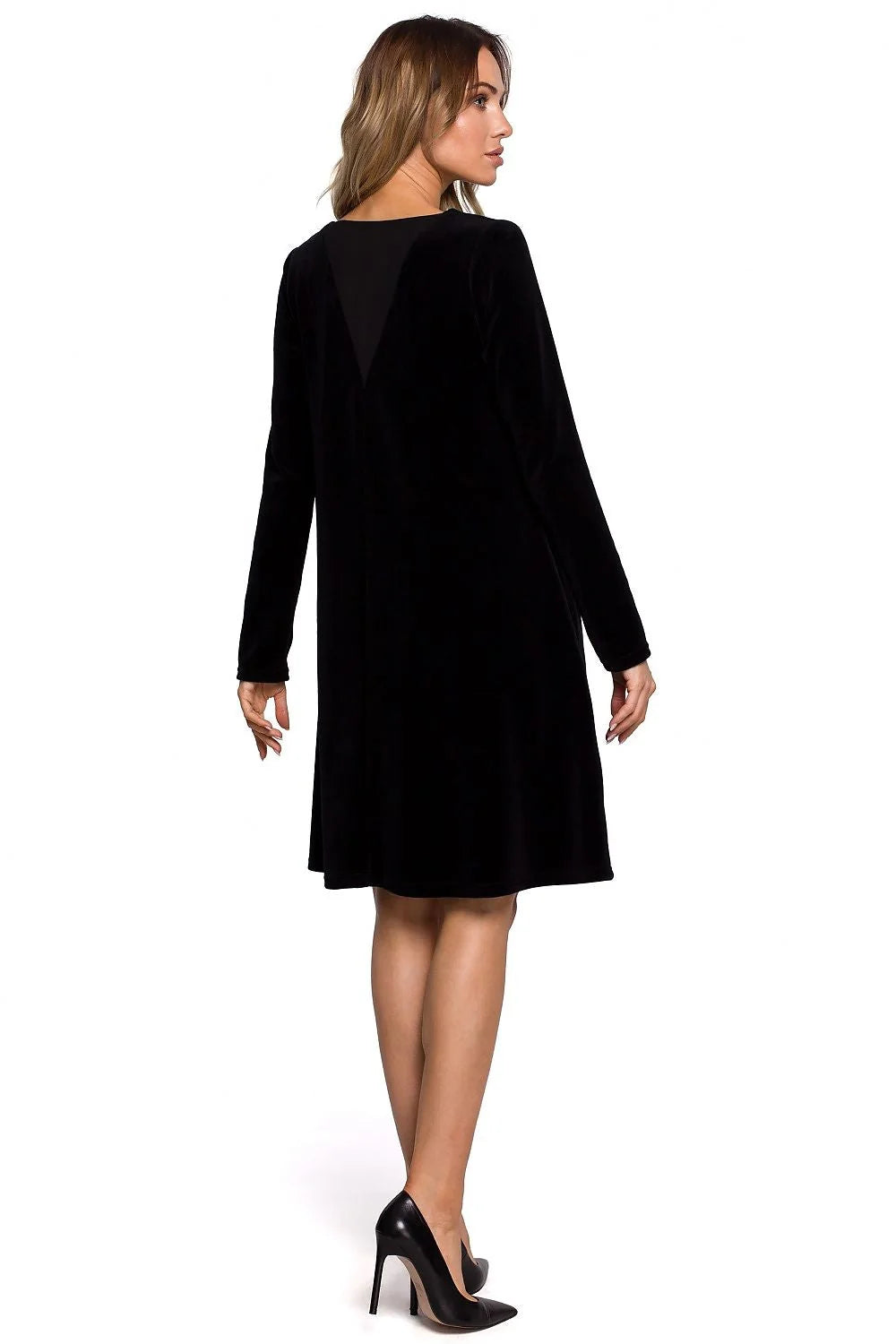 Robe velours noir élégante coupe évasée manches longues soirée chic femmes glamour événement