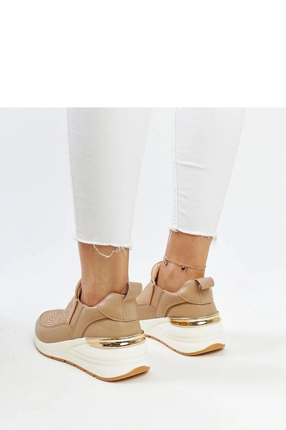 Baskets femmes urbaines décontractées cuir synthétique beige clair strass blanc confortable compensée occasion shopping city walk style tendance