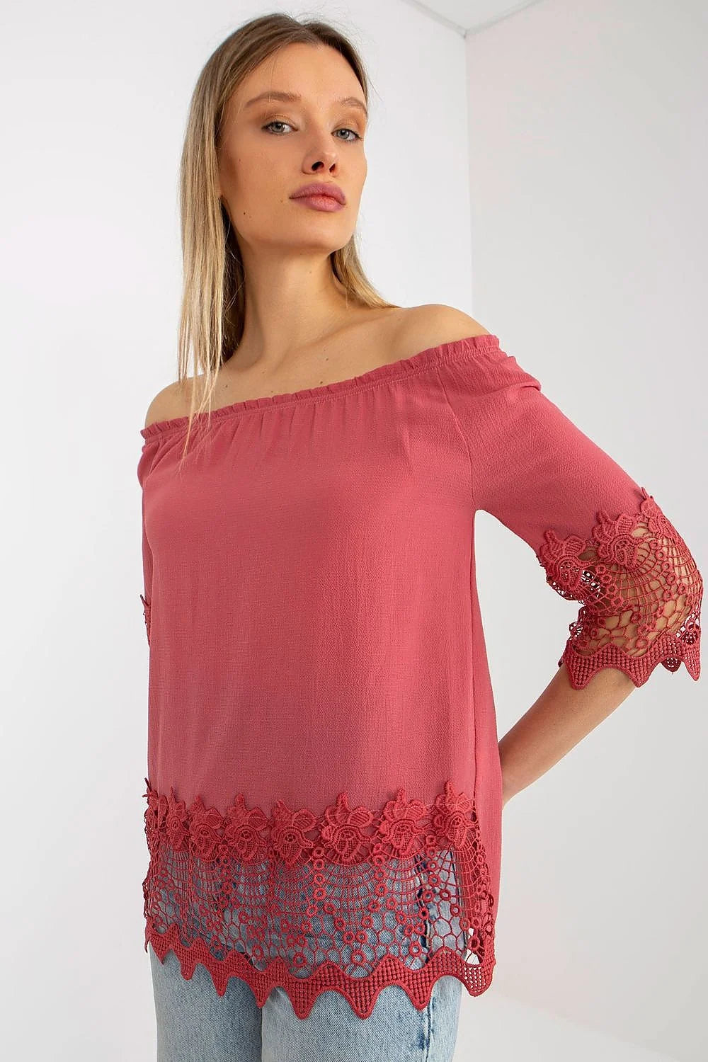 chemisier femme élégant décolleté espagnol épaules exposées manches troisquarts dentelle florale gris foncé coton élasthanne polyester léger respirant ample estival