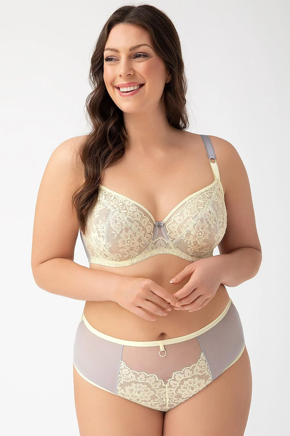 Soutien-gorge Gorsenia Lingerie doux en dentelle florale crème, bretelles ajustables, nœud décoratif, soutien renforcé pour poitrines généreuses, lingerie féminine