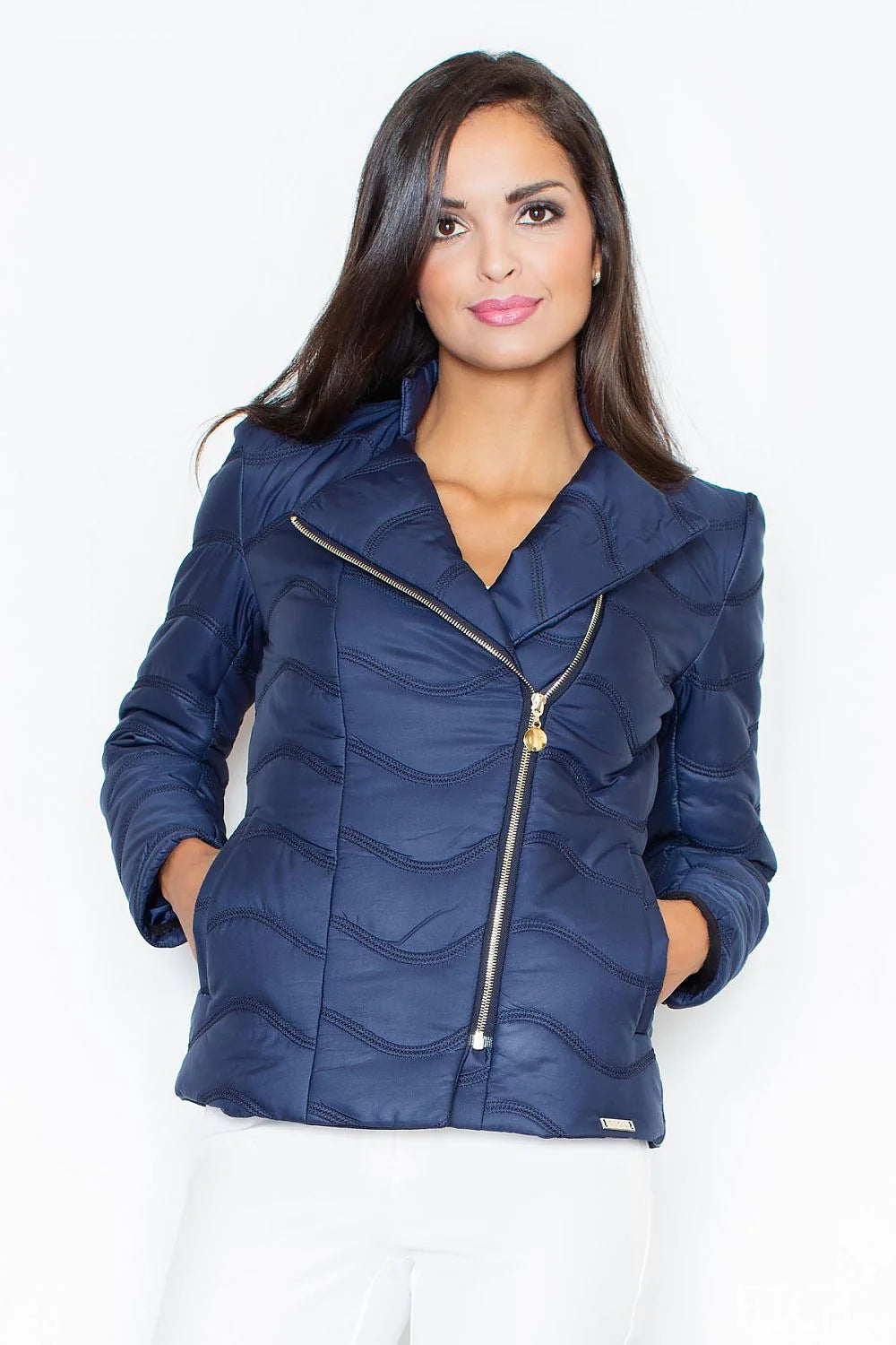 Veste beige rembourrée moderne en tissu synthétique, col montant, manches longues, confort féminin casual