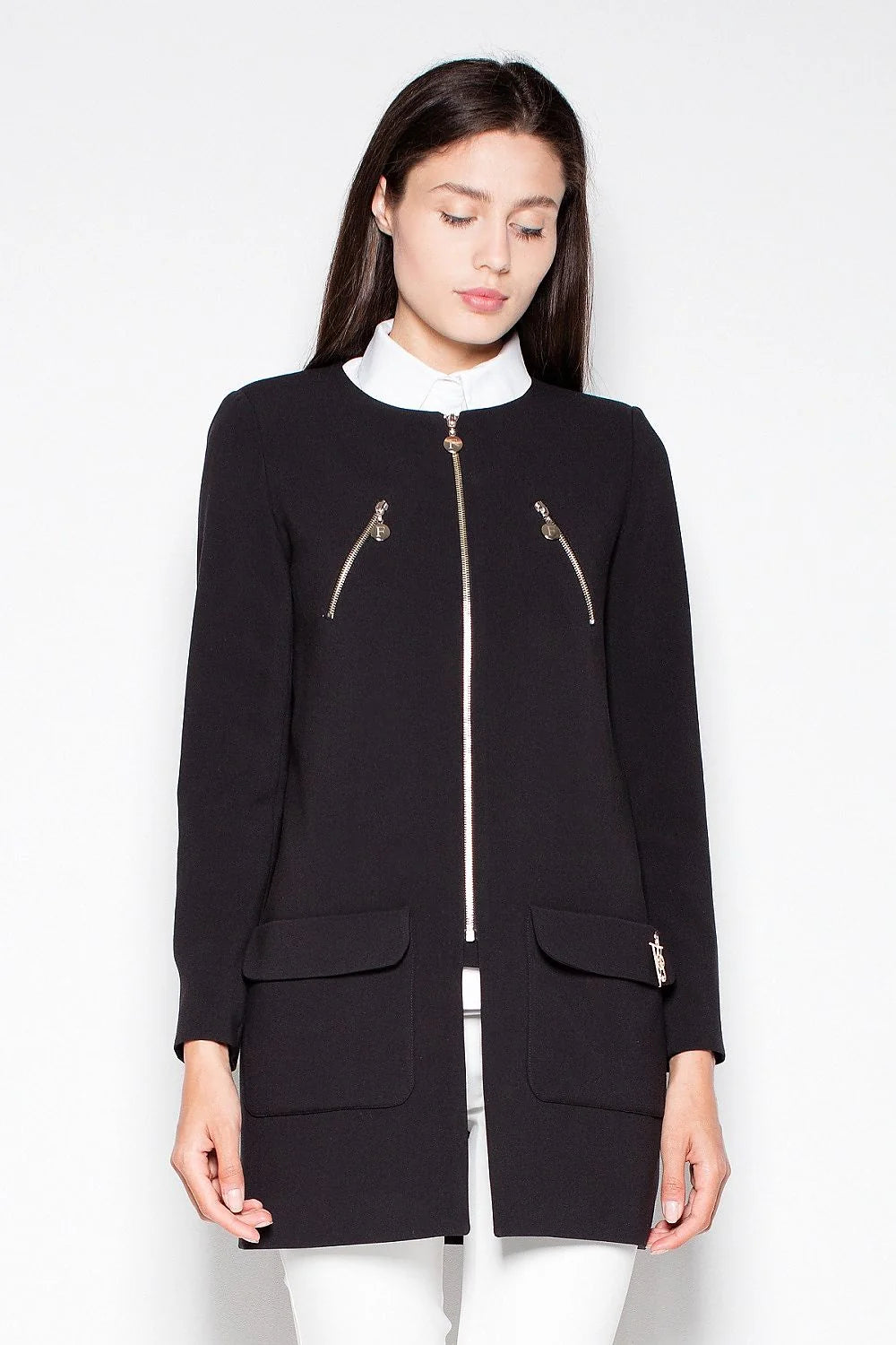 Veste en tissu gris moderne ajustée élégante avec poches zippées pour un style professionnel féminin